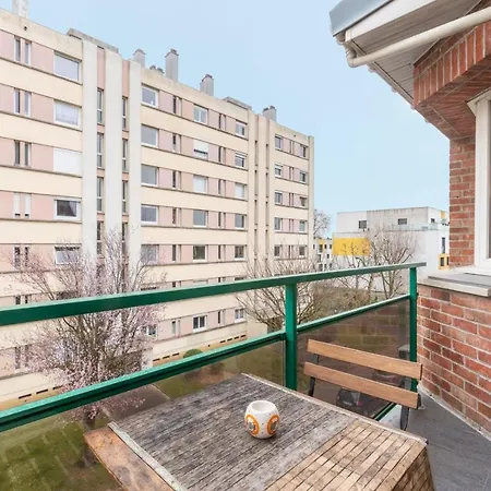 Apartment Fully-equipped App With Balcony Near Train Station *
