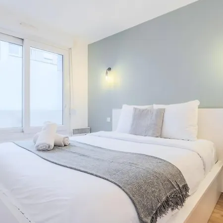 Fully-equipped App With Balcony Near Train Station *